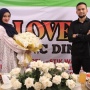 Rayakan Hari Jadi Pernikahan, Teuku Wisnu Ajak Shireen Sungkar Makan Malam Romantis di Tenda Pecel Lele: Di Luar Nurul!