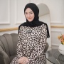 MasyaAllah! Ini Potret Cantik Happy Asmara Kenakan Hijab Saat Umrah