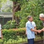 Usai Datangi JK, Kini Ganjar Senyum Semringah Temui Boediono di Menteng