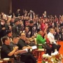 Hadiri Rakornas Relawan Ganjar-Mahfud, Megawati Acungkan Salam Metal dari Kursi Tamu Kehormatan
