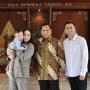 10 Potret Artis Makan Siang bareng Prabowo, Kehadiran Cipung Langsung Jadi Sorotan