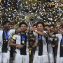 Apresiasi Dukungan Masyarakat Indonesia, Pemain Jerman Berikan Sepatu usai Juara Piala Dunia U-17 2023