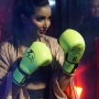 Potret Millen Cyrus Menang Tinju Lawan Sunny Wijaya, Disebut Tak Adil Karena Berbeda Gender