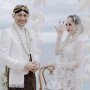 Pamer Momen Honeymoon, BCL Dipeluk Mesra Tiko Aryawardhana di Kolam Renang