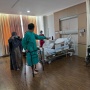 Usai Ketiban Moge, Zaskia Adya Mecca Ceritakan Kondisi Hanung Bramantyo