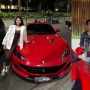 Berhasil Kelola Klinik Kecantikan, Dokter Ini Raih Penghargaan Mobil Ferrari dari dr. Richard Lee