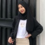 6 Outfit Hitam Putih ala Adiba Khanza, Mulai dari Baju Sehari-hari hingga Gaun Pengantin