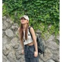 3 OOTD Kasual ala Umji VIVIZ Buat Outfit Liburan, Nggak Ribet!