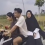 Mudik ke Blora, Azizah Salsha Duduk di Depan Bonceng 3 di Motor Bareng Pratama Arhan