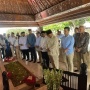 Ziarah ke Makam Bung Karno di Blitar, Prabowo Khusyuk Berdoa di Depan Pusara Sang Proklamator