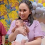 Inspirasi OOTD Rambut Panjang Denise Chariesta, Dulu Kalem Banget!