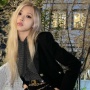 4 Gaya Kasual Formal ala Rose BLACKPINK yang Cocok Jadi Inspirasi OOTD