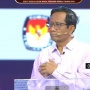 Sepanjang Debat Pakai Pakaian Adat Madura, Mahfud Mendadak Ganti Penampilan di Akhir Segmen