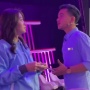 Momen Gibran Gandeng Tangan Selvi Ananda di Debat Cawapres, Warganet: Tumben Romantis