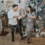 Gelar Perayaan Natal Bareng Keluarga Suami, Begini Potret Jessica Mila Tampil Cantik dengan Dress Silver Mewah