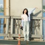 5 Referensi Atasan Putih ala Sinb VIVIZ, Mudah Dipadukan!