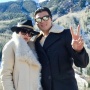 Awal Tahun Syahrini Unggah Foto Ini Bareng Suami: Salat Aja Pakai Tukang Foto