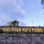 Pesona Air Terjun Enam Tingkat dengan Pemandangan Megahnya Gunung Merapi