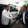 Prabowo Hadir Penuhi Undangan PWI dan Lepaskan Pin Menhan Saat Tiba di Gedung Pers