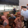 Dengar Curhat Pelaku UMKM di Pusat Batik Trusmi, Gibran Janjikan Soal Perizinan hingga Peralatan