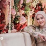 Siapa Alifhia Fitri? Bikin Heboh Gegara Kasih Suvenir Paket Skincare Buat Tamu Acara Tasyakuran 4 Bulanan