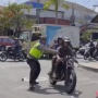 Viral Pemotor Knalpot Brong Kabur dari Cegatan Polisi, Endingnya Bikin Puas