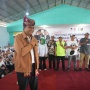 Pose 'Sasageyo' Saat Debat Capres, Anies Disematkan Jaket Attack on Titan