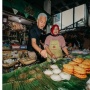 Serunya Ganjar Pranowo di Pasar Pucang Anom, Kue Cucur Paling Enak Harus Dicoba Semua Orang