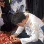 Maxime Bouttier Bersimpuh di Pusara Sang Ibu usai Pemakaman