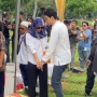 Luna Maya Langsung Peluk Prilly Latuconsina saat Melayat Ibu Maxime Bouttier