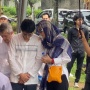 Maxime Bouttier Turun ke Liang Lahad Ibunya, Luna Maya Sigap Lakukan Ini