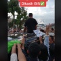 Anies Baswedan Banjir Hadiah dari Pendukung, Netizen: Kenapa Hasil Survei Tidak Menentu?