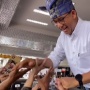 Tiba di Bandara Hang Nadim, Anies Disambut Meriah Masyarakat Batam