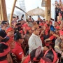 Disambut Panglima Jilah di Pontianak, Prabowo Dipakaikan Ikat kepala Khas Suku Dayak, Ternyata Punya Makna Mendalam