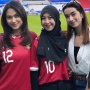OOTD Nonton Bola ala Azizah Salsha, Bisa Jadi Inspirasi Saat Nobar Indonesia vs Australia Nanti Malam