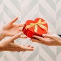 10 Ide Kado Valentine untuk Sahabat Wanita yang Unik dan Berkesan
