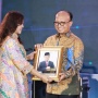 Aktif Sebagai Birokrat dan Akademisi, Sekjen Kemnaker Raih Penghargaan The Indonesian Next Leader