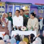 Presiden Jokowi Beri Hadiah Kalung Produksi Nasabah PNM Mekaar Bandung untuk Ibu Iriana
