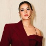 Hadiri Grammy Awards 2024, Raisa Tampil Stunning dengan Gaun Asimetris Keluaran Brand Lokal