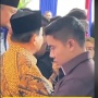 Jadi Idola Emak-emak, Ini Momen Mayor Teddy Hampir Tertidur Saat Mengawal Prabowo Subianto