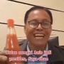 Viral Seorang Pria Janji Minum Saus Extra Pedas Satu Pabrik Jika Anies Jadi Presiden