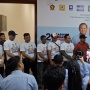 Detik-detik Pendukung Ganjar-Mahfud di Jabar Lepas Atribut Langsung Ganti Atribut Prabowo-Gibran