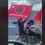 Viral Pengendara Pamer Bawa Bendera PDIP di Jalanan, Teriakannya justru Bikin Gagal Fokus