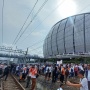 Stadion JIS Penuh, Pendukung Anies-Muhaimin Ada yang Panjat Tembok Agar Bisa Masuk