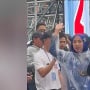 Momen Desy Ratnasari Mendadak Jadi Satpam Saat Kampanye Akbar Prabowo-Gibran di GBK