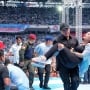 Viral Aksi Sigap Mayor Teddy Bantu Pendukung-Gibran yang Pingsan di GBK, Tuai Pujian Warganet