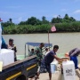 Berjarak 2 Jam dari Istana Negara, Petugas PPK Bertaruh Nyawa Distribusikan Logistik Pemilu