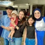 Tunangan Ayu Ting Ting Dihadiri Paman Gibran, Ayah Ojak Langsung Nyoblos Pakai Baju Biru bak Dukung 02