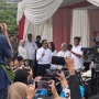 Momen Anies Baswedan Nyoblos di TPS 60 Bareng Keluarga, Pamer Jari Telunjuk Bekas Tinta