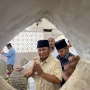 Ziarah ke Makam Habib Ali Kwitang, Prabowo Diteriaki Presiden hingga Kecup Kening Anak-anak